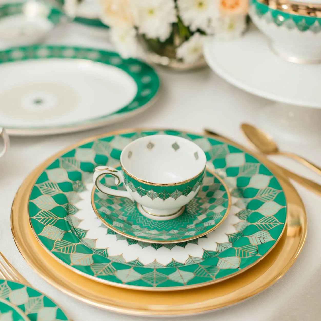 Banaras -  27 Piece Dinner Set