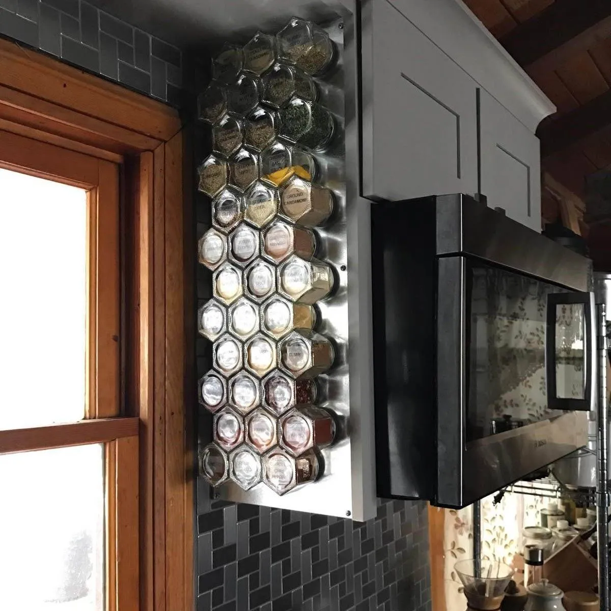BASICS | 12 Magnetic Jars Filled with Organic Spices