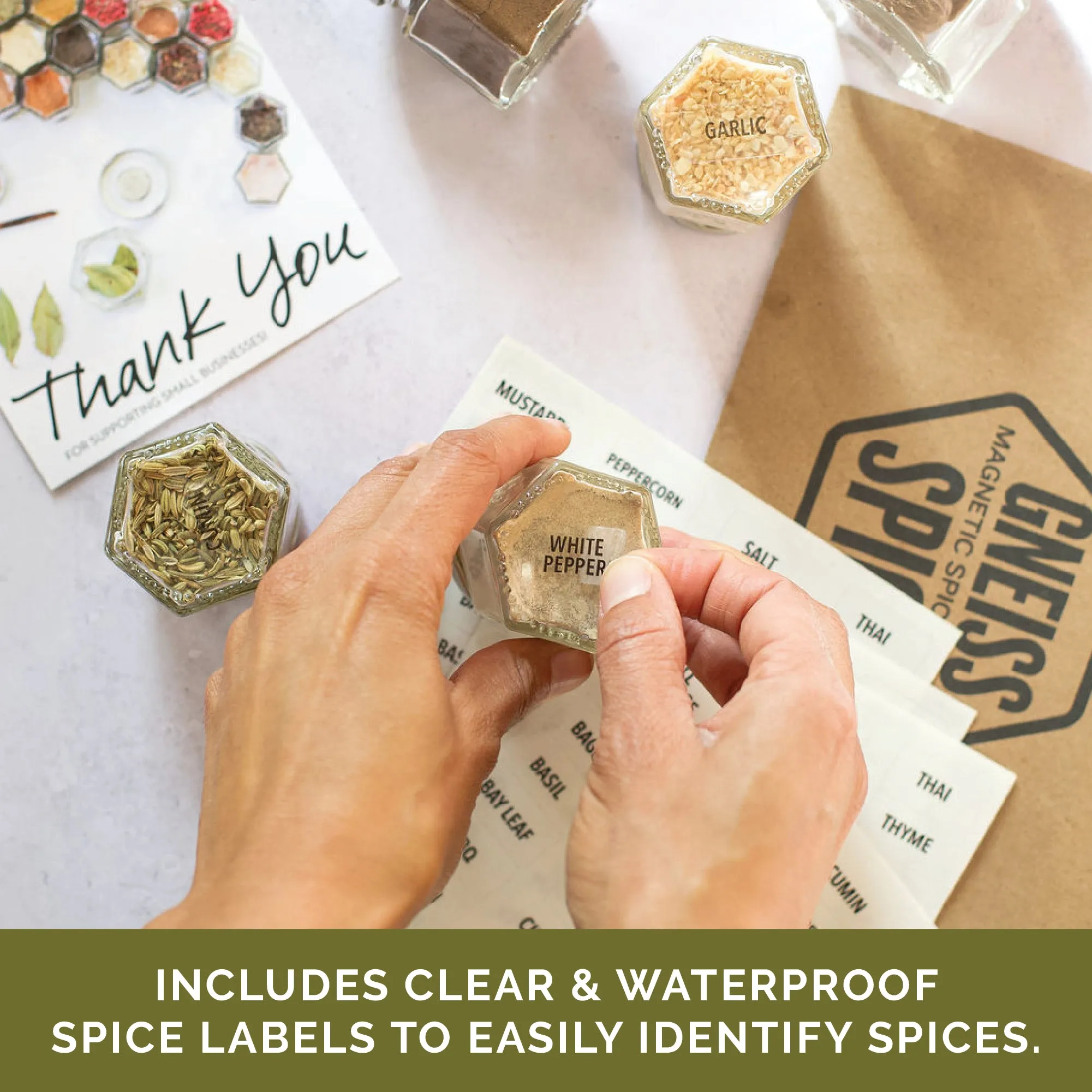 BASICS | 12 Magnetic Jars Filled with Organic Spices