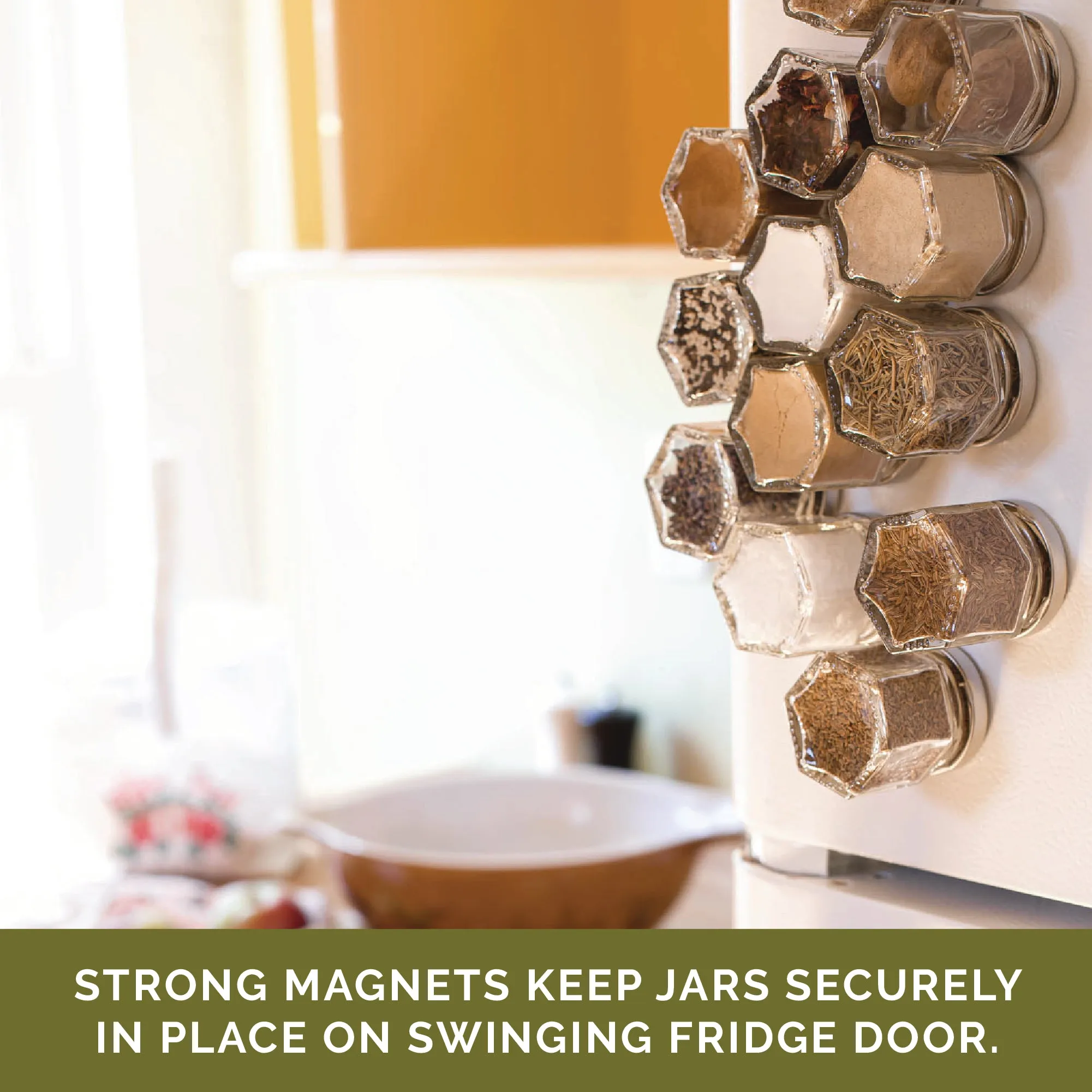 BASICS | 12 Magnetic Jars Filled with Organic Spices