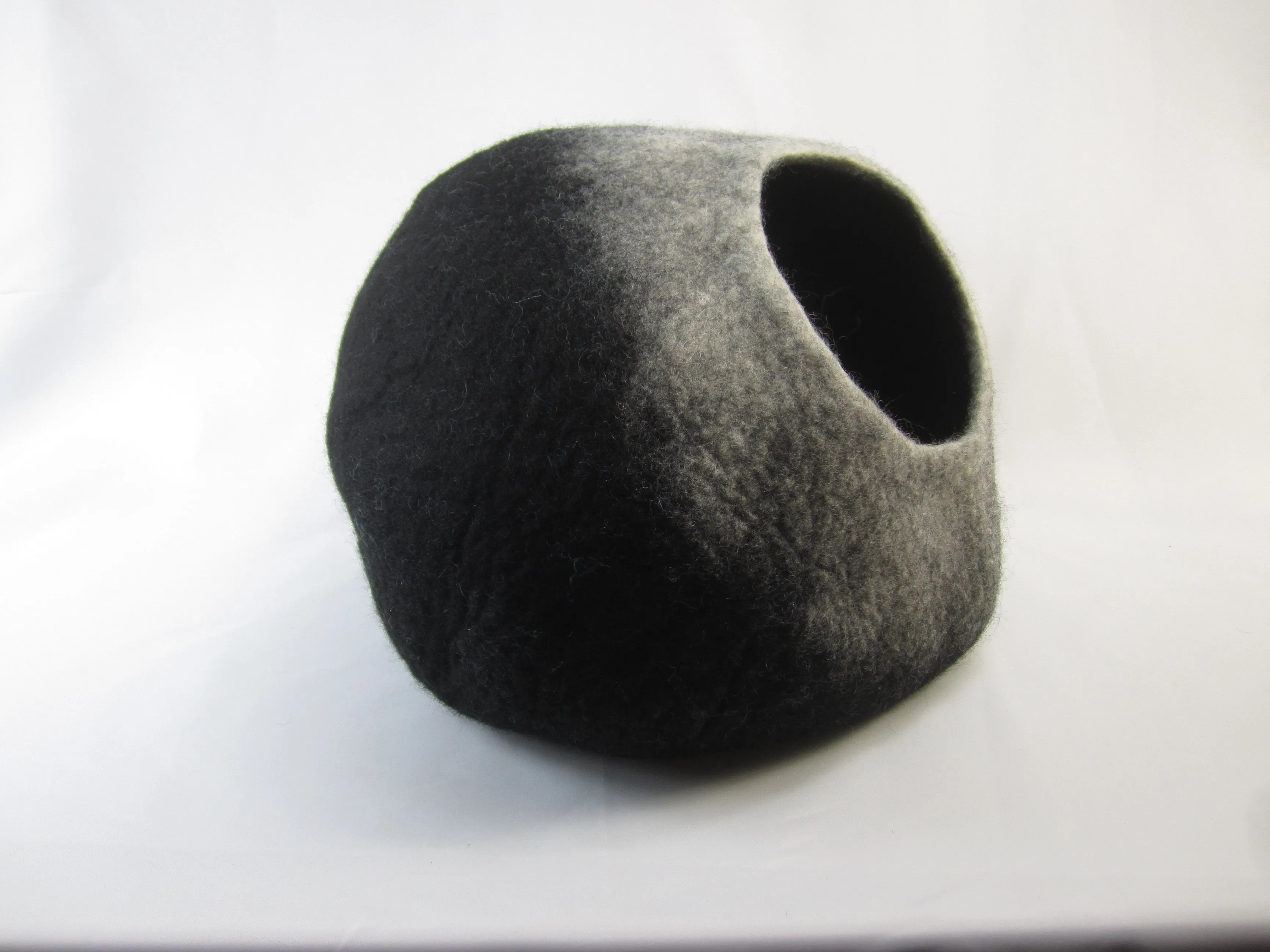 Black and White Cat Cave | Pet Bed