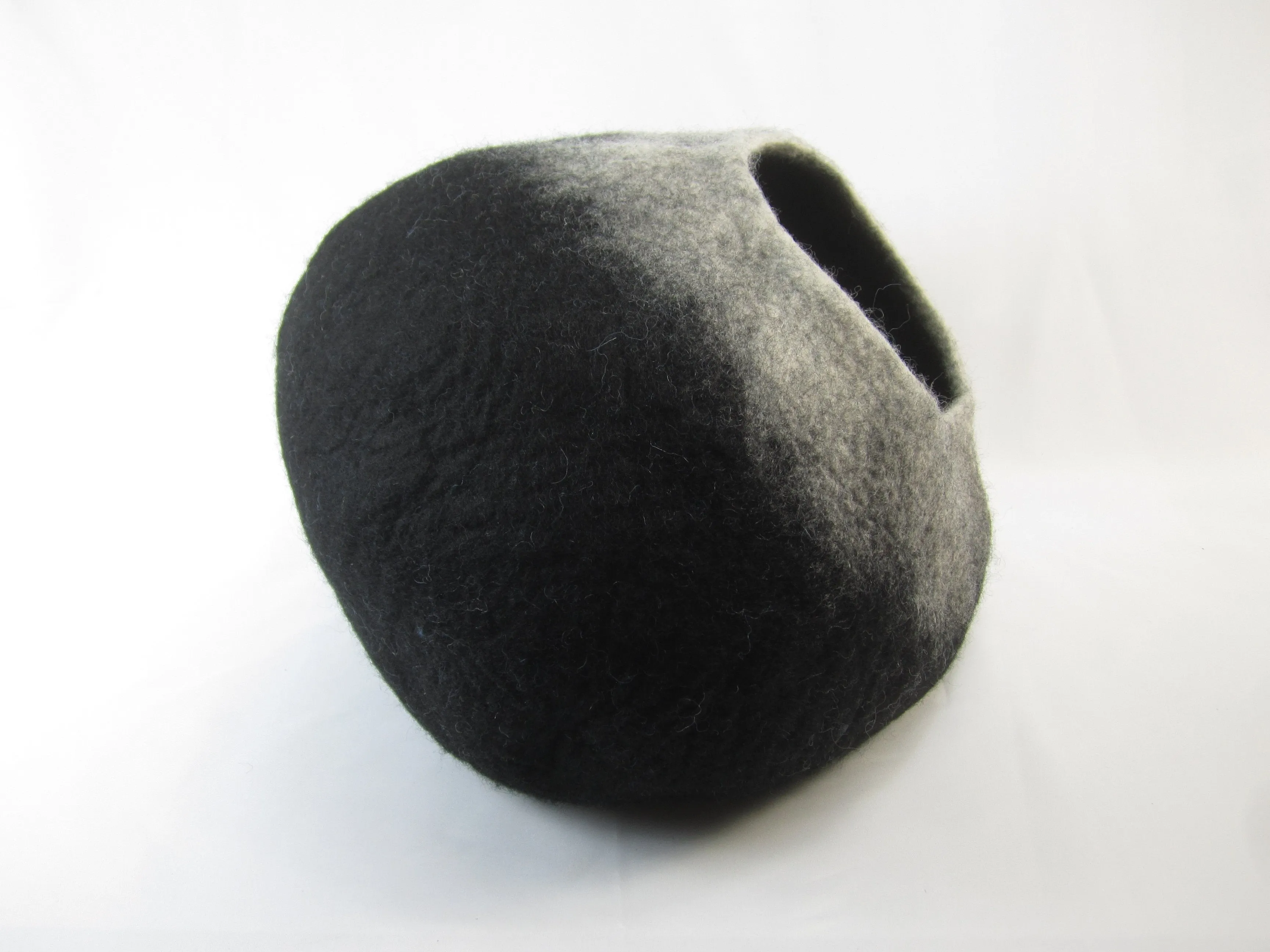 Black and White Cat Cave | Pet Bed