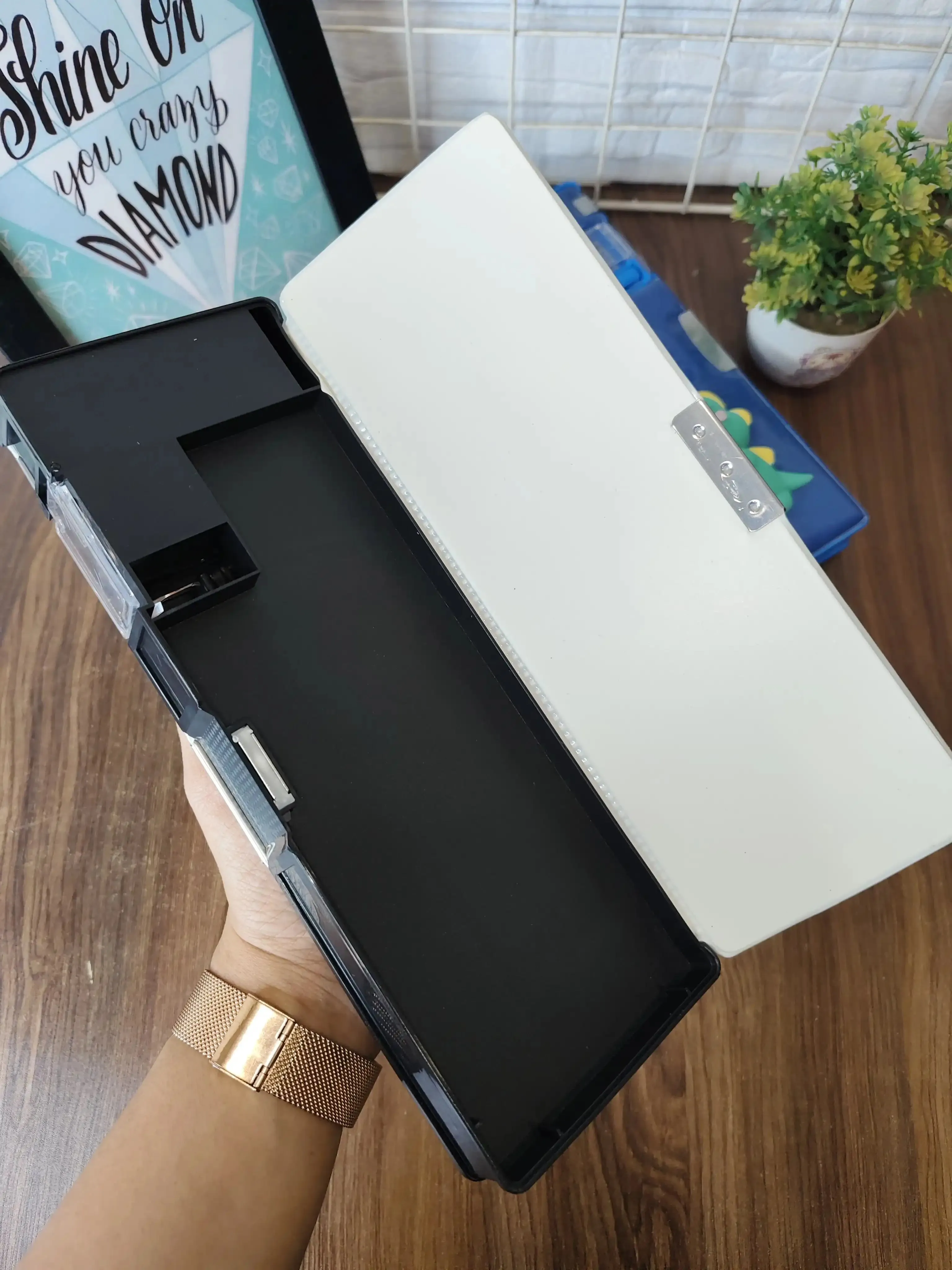 Quirky multifunctional compass boxes